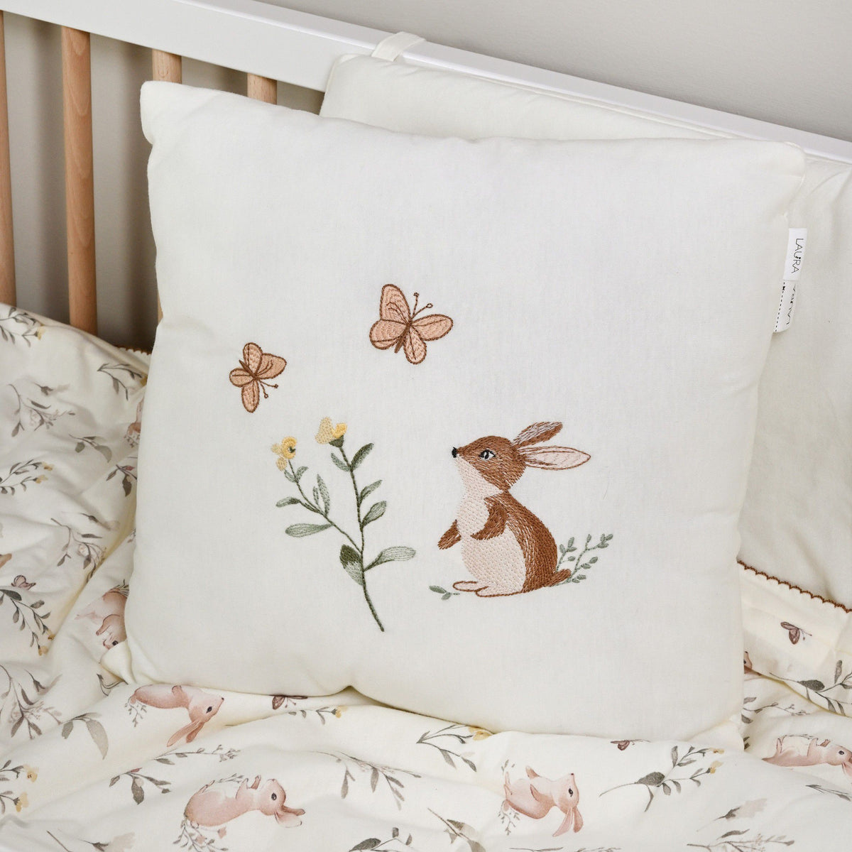 כרית נוי spring bunny