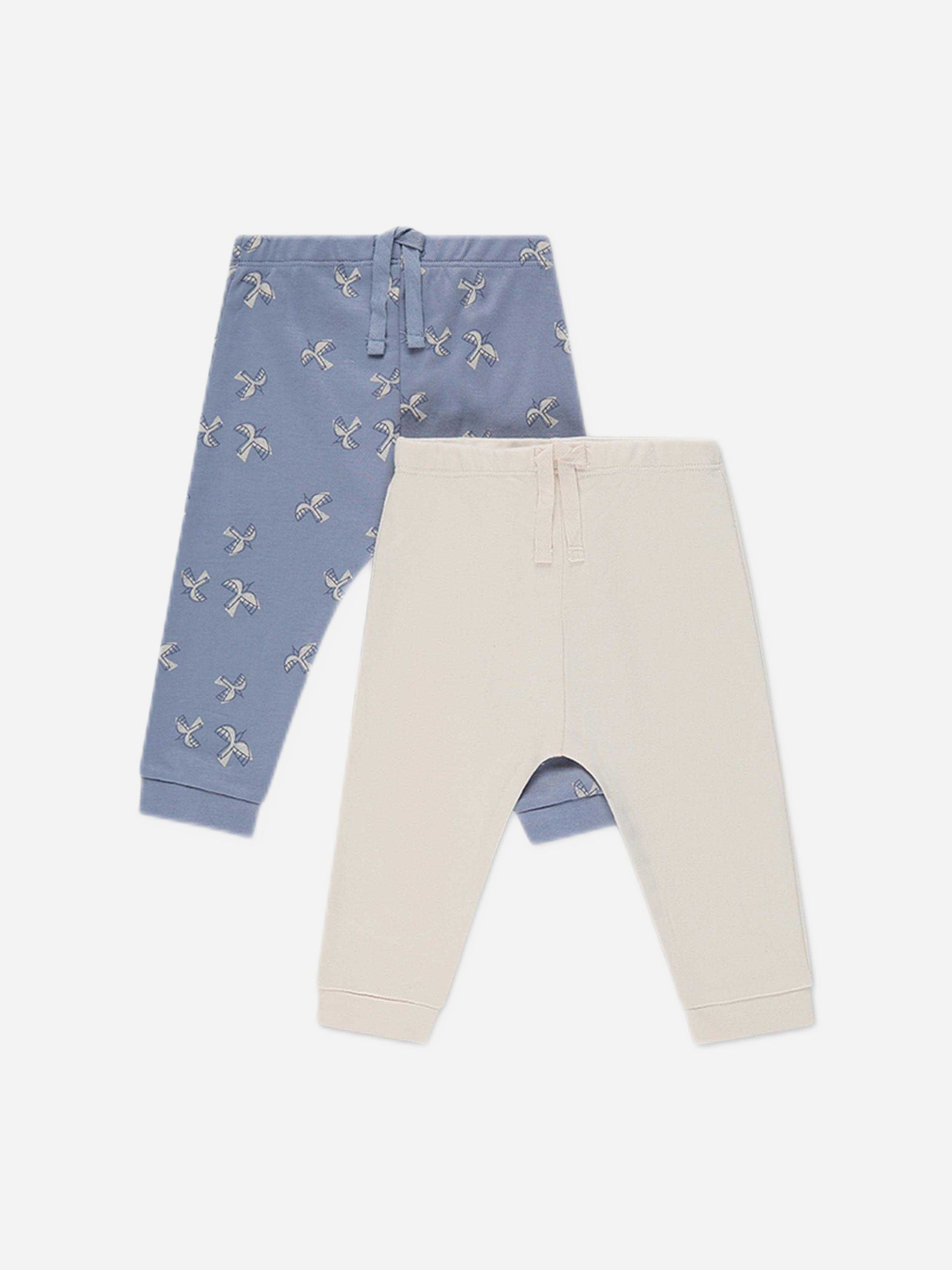 שני זוגות מכנסיים
