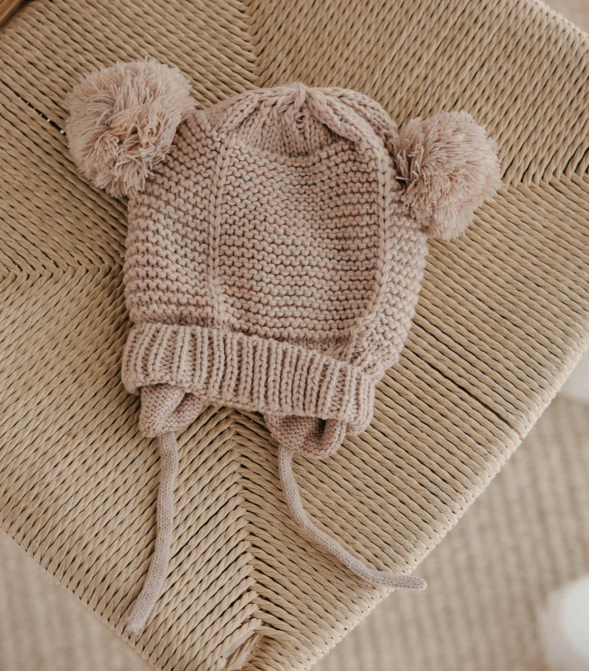 כובע פונפונים לתינוק – PINK WOOL